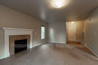 826 NE 115th Cir in Vancouver, WA - Building Photo - Building Photo