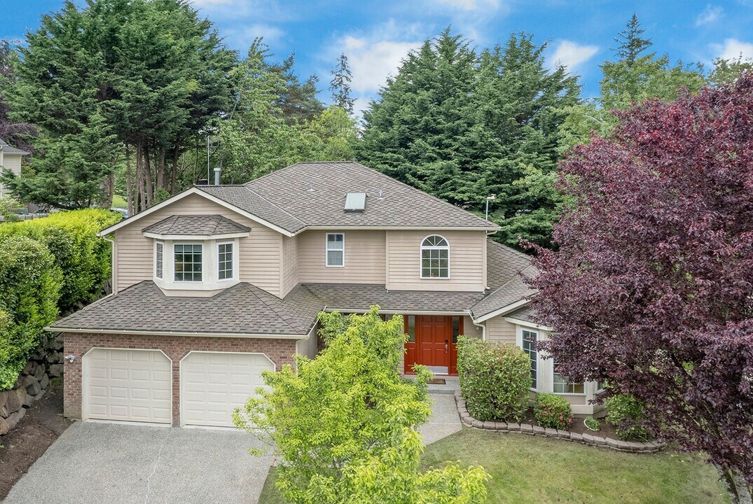 24417 SE 46th St in Issaquah, WA - Building Photo
