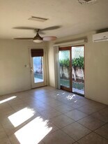 501 S Calle Abronia, Unit C in Palm Springs, CA - Building Photo