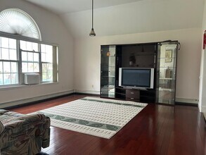 1 Woodmere Pl in Selden, NY - Building Photo - Building Photo