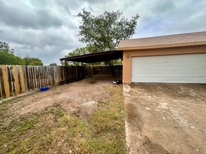 3828 Clavel St in Eagle Pass, TX - Building Photo - Building Photo