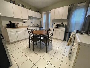 23 Forest Hills St, Unit 1 in Boston, MA - Building Photo - Building Photo
