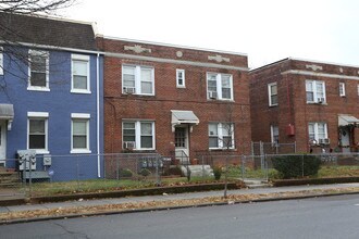 1633 W Virginia Ave NE in Washington, DC - Building Photo - Building Photo