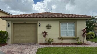 2131 Newport Isles Blvd in Port St. Lucie, FL - Building Photo