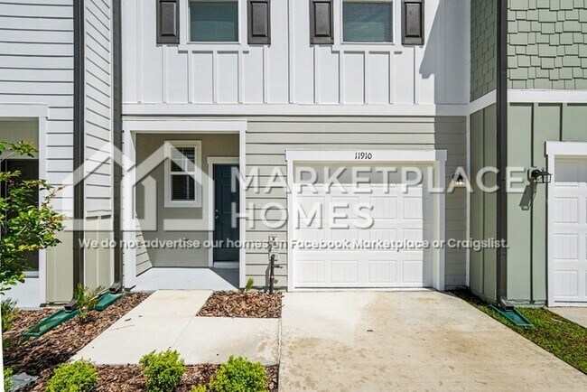 11910 Sylvia St in Dade City, FL - Building Photo - Building Photo