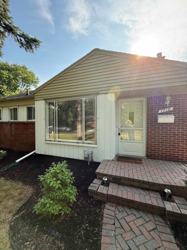 property at 1718 Cresthill Ave