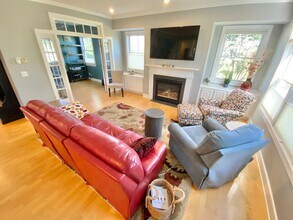 120 Fairway Dr in South Burlington, VT - Foto de edificio - Building Photo