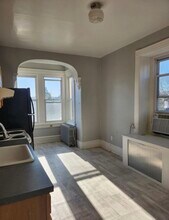 163 Sumac St, Unit #2 in Philadelphia, PA - Building Photo - Building Photo