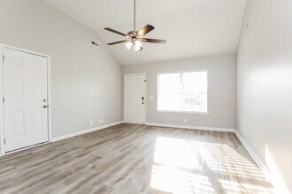 3025 Ace Wintermeyer Dr in La Vergne, TN - Building Photo - Building Photo