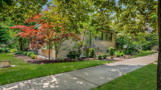 2337 W Chase Ave in Chicago, IL - Building Photo - Building Photo