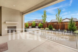 4944 Covered Wagon Cir in Folsom, CA - Building Photo - Building Photo