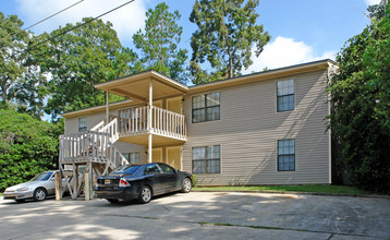 708 Pointe Ct in Tallahassee, FL - Building Photo - Building Photo