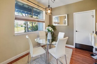 421 Cork Harbour Cir in Redwood City, CA - Building Photo