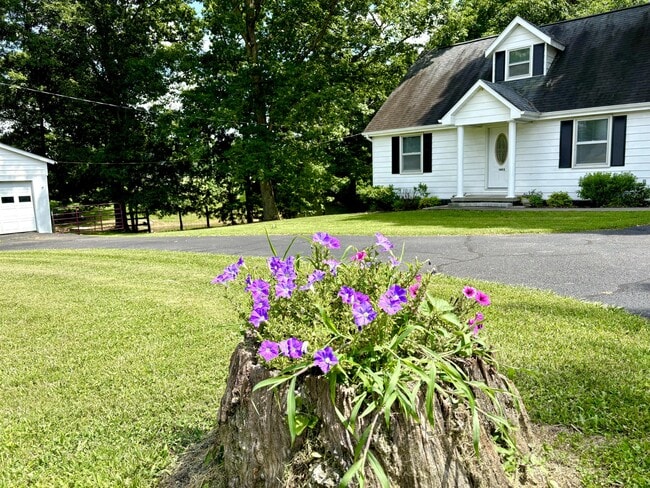 property at 1405 Webb Ridge Rd