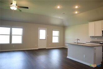 637 Oleander Crk in New Berlin, TX - Building Photo - Building Photo