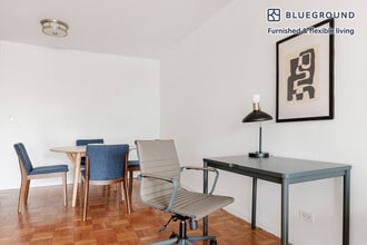 420 E 80th St in New York, NY - Foto de edificio - Building Photo