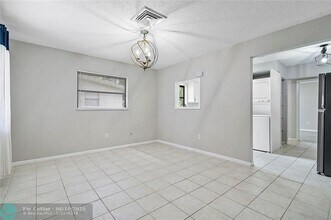 3317 NE Jeannette Dr in Jensen Beach, FL - Building Photo - Building Photo