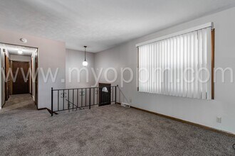2205 N 125th Ave Cir in Omaha, NE - Building Photo - Building Photo