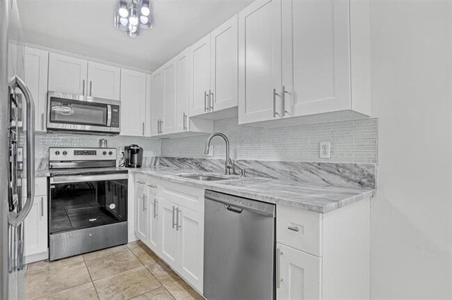 1835 NW 18th St
