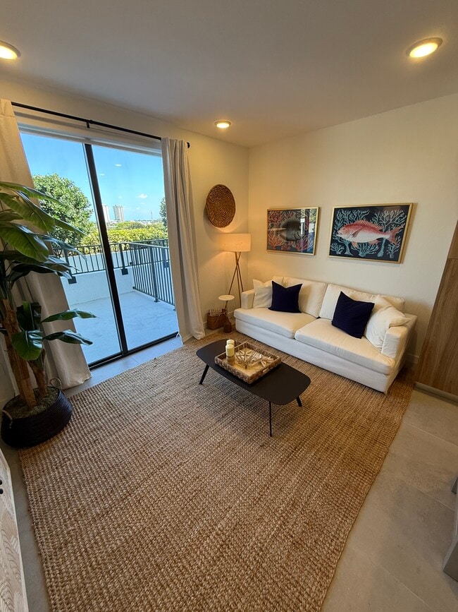 830 SW 9th Ct, Unit B in Pompano Beach, FL - Foto de edificio - Building Photo