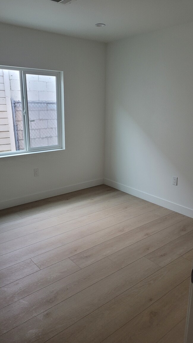 3220 Huron St in Los Angeles, CA - Building Photo - Building Photo