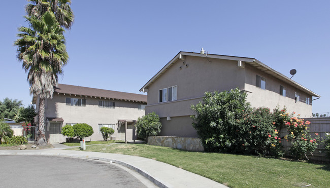 La Posada Apartments in Escondido, CA - Building Photo - Building Photo