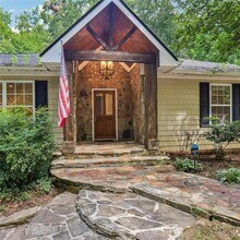 3859 Peachtree Dunwoody Rd in Atlanta, GA - Building Photo - Building Photo