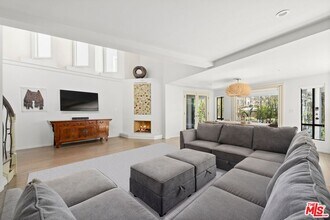 2316 Strongs Dr in Los Angeles, CA - Building Photo - Building Photo