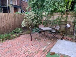 5118 Dresden Way in Pittsburgh, PA - Building Photo - Building Photo