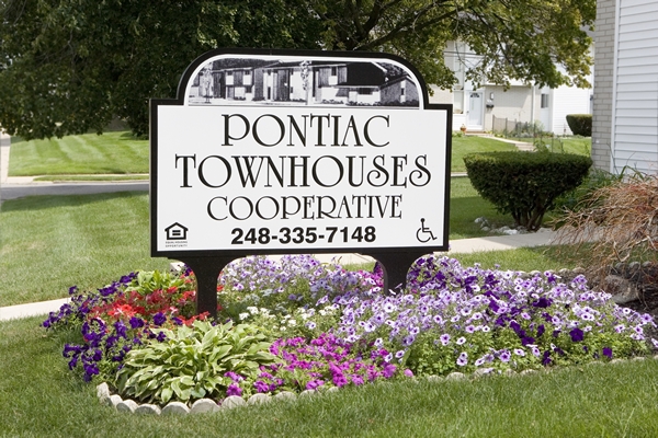 Pontiac Townhomes Cooperative in Pontiac, MI - Building Photo