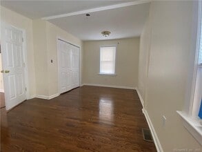 225 Columbus Ave in Stratford, CT - Building Photo - Building Photo