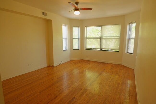 8103 S Loomis Blvd in Chicago, IL - Building Photo - Building Photo