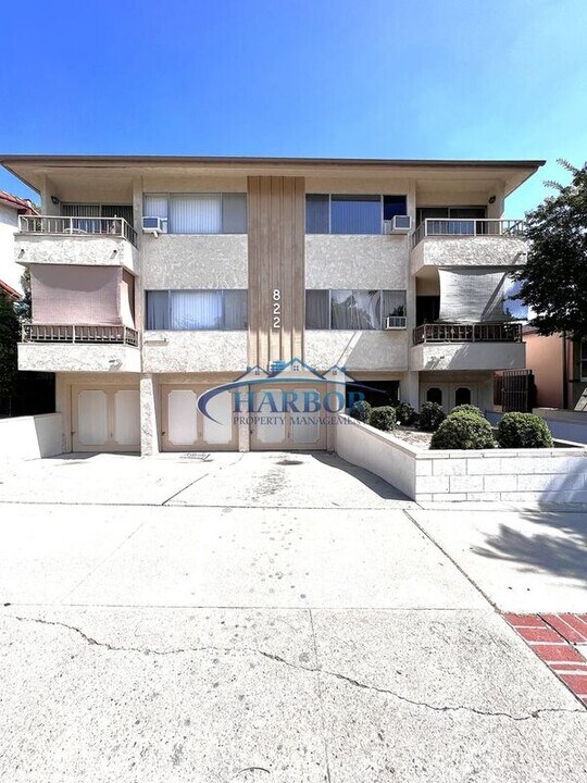 822 S Leland St in Los Angeles, CA - Building Photo