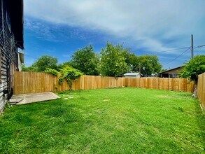 1303 Conway Dr in San Marcos, TX - Building Photo - Building Photo