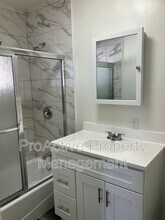 320-A S Atlantic Blvd in Alhambra, CA - Building Photo - Building Photo