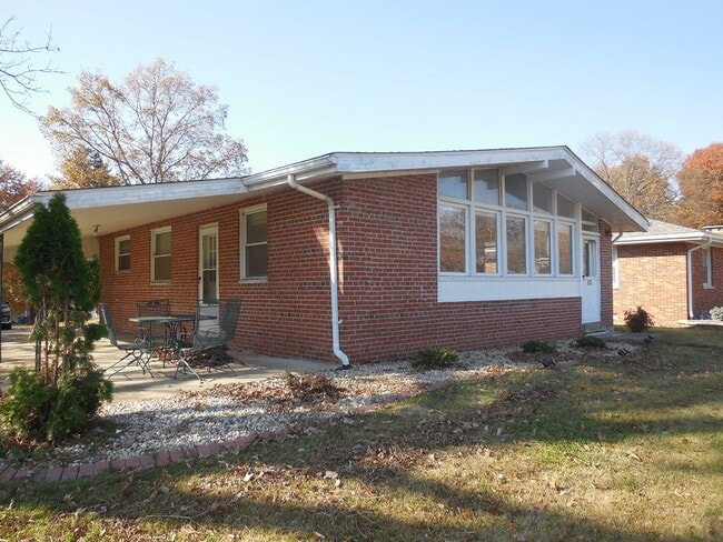 813 Klein Ave in Edwardsville, IL - Building Photo - Building Photo