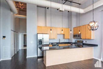 1735 W Diversey Pkwy in Chicago, IL - Foto de edificio - Building Photo