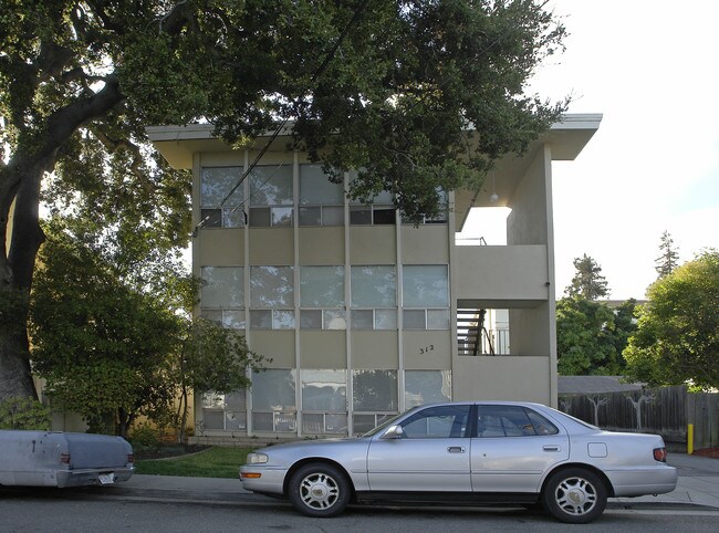 312 Catalpa St in San Mateo, CA - Building Photo - Building Photo