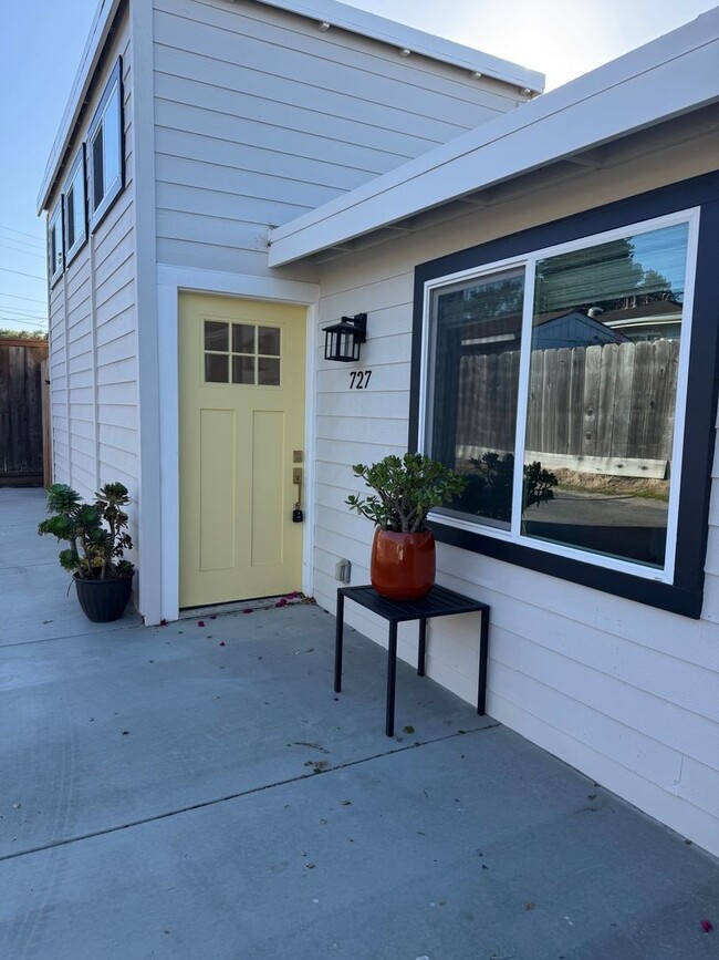property at 727-729 2nd St