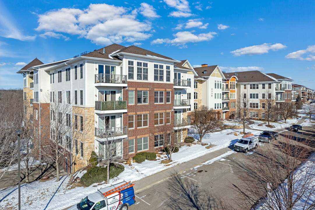 Highland Shores Condominiums in Chaska, MN - Building Photo