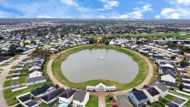 6329 Settlers Square Ln