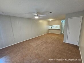 1604 Yonkers St, Unit 14 in Plainview, TX - Building Photo - Building Photo