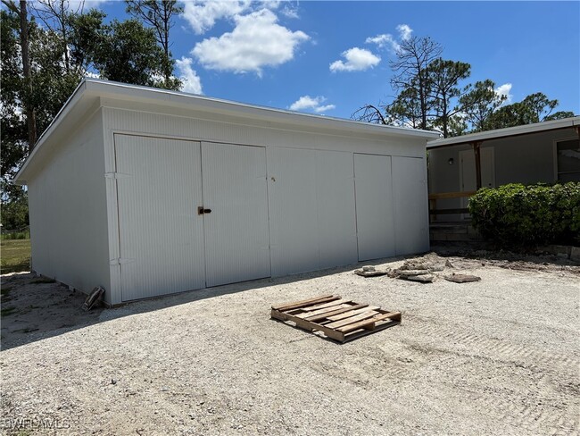 19531 Huber Rd in North Fort Myers, FL - Building Photo - Building Photo