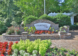 Courtney Ridge in Charlotte, NC - Building Photo - Building Photo