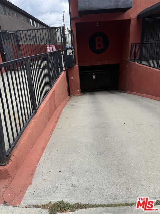 1816 N Gramercy Pl in Los Angeles, CA - Building Photo - Building Photo