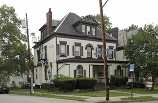 5429 Stanton Ave in Pittsburgh, PA - Building Photo