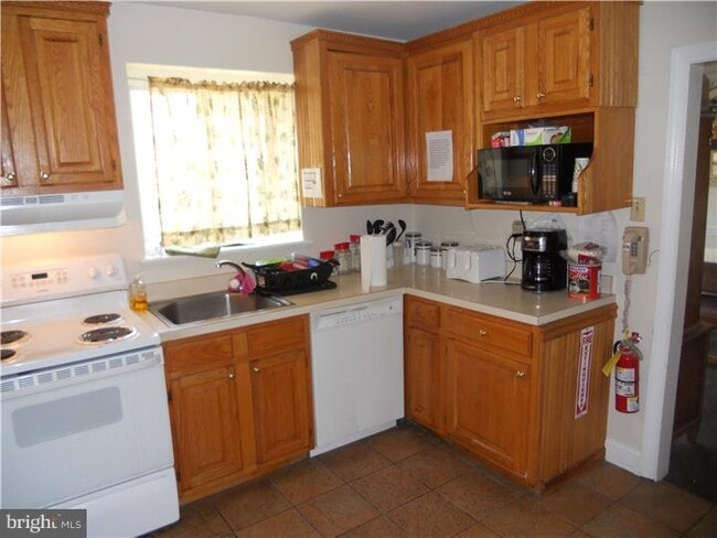108 Hillside Cir in Villanova, PA - Building Photo - Building Photo