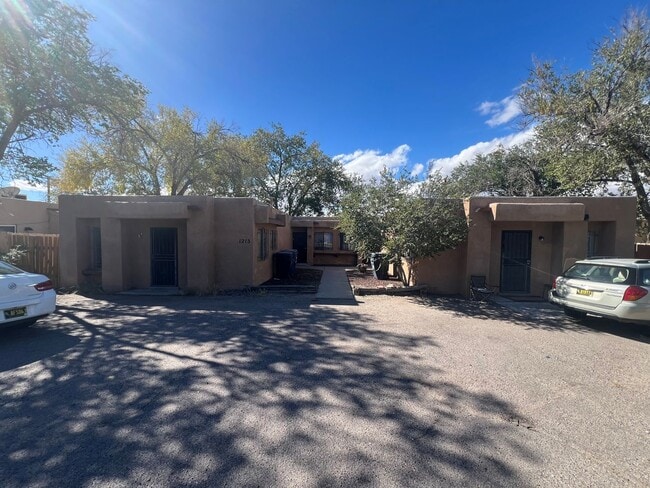 1213 Dickerson Dr SE in Albuquerque, NM - Building Photo - Building Photo
