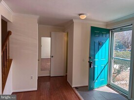 10523 Polk Square Ct in Gaithersburg, MD - Building Photo