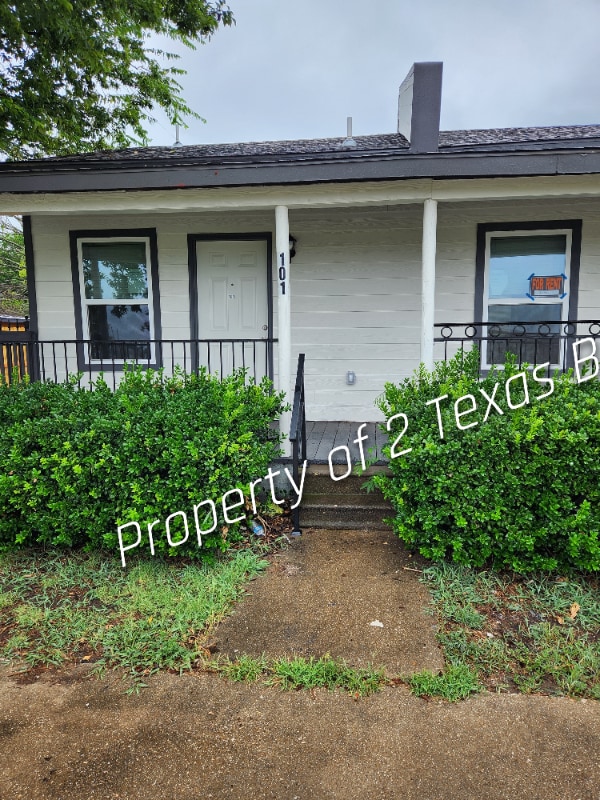 101 N Pecan St in Leonard, TX - Building Photo - Building Photo
